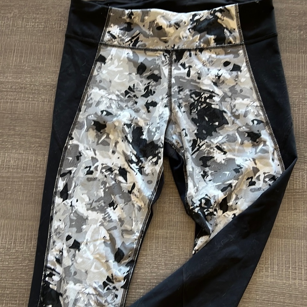 Black under armour leggings